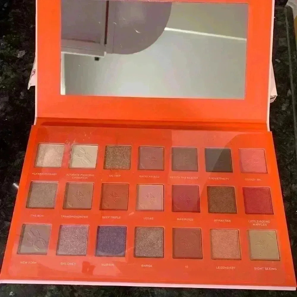 Makeup Revolution X Friends He's Her Lobster Eyeshadow Palette NEW - Picture 2 of 6